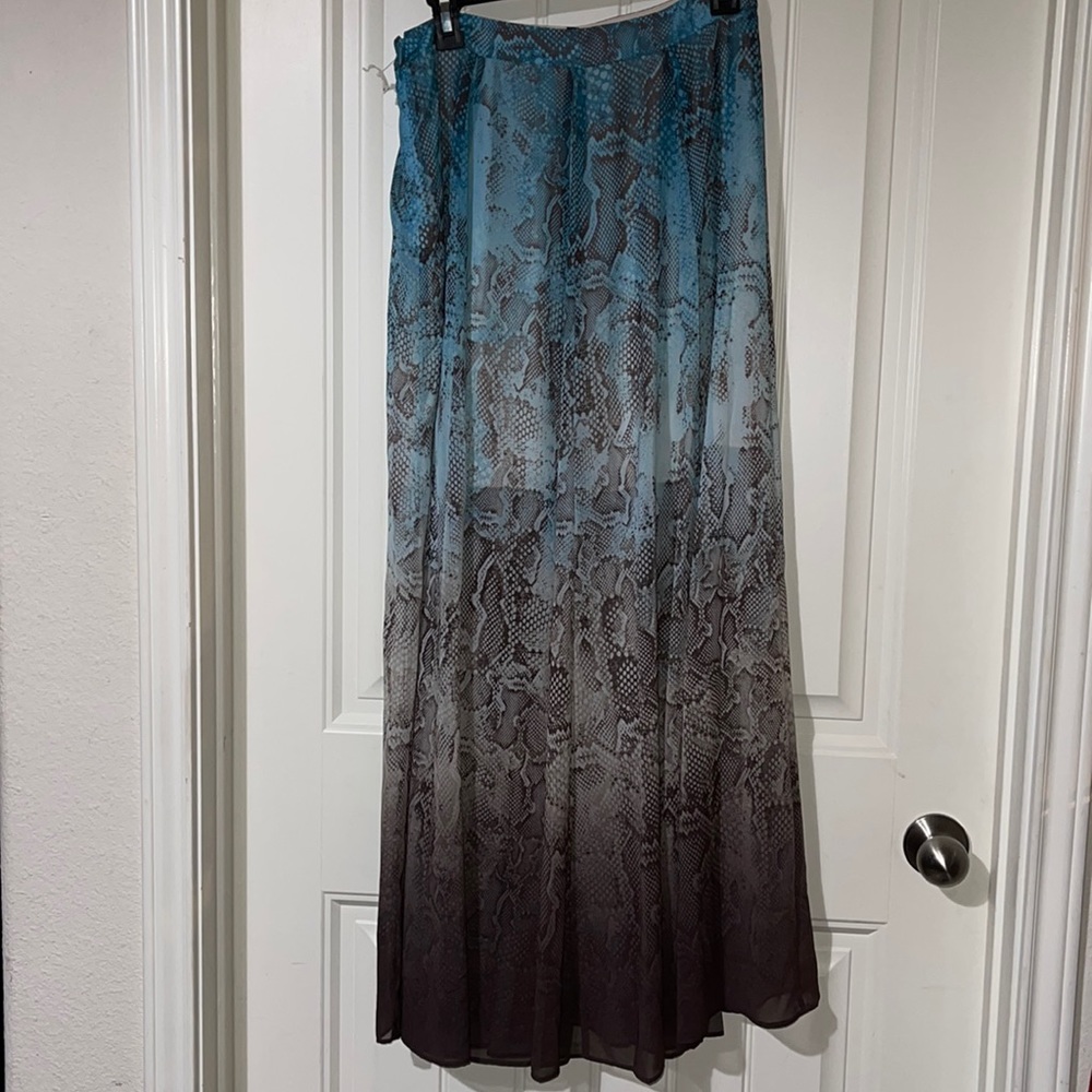 NEW! White House Black Market Full Length Animalprint Skirt Size 4
